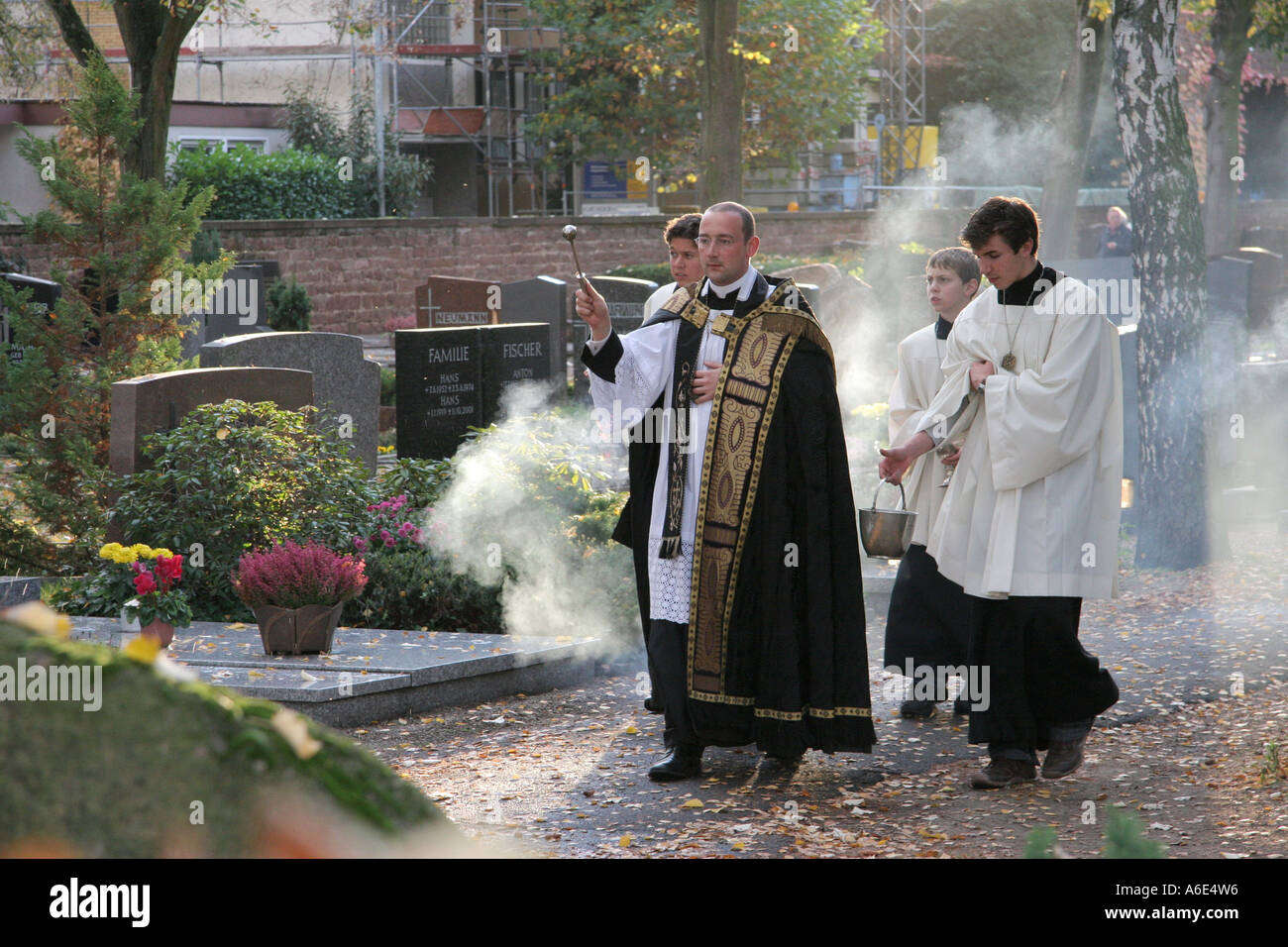 DEU, Federal Republic of Germany, Viernheim, blessing of the graves on Allhallows Stock Photo