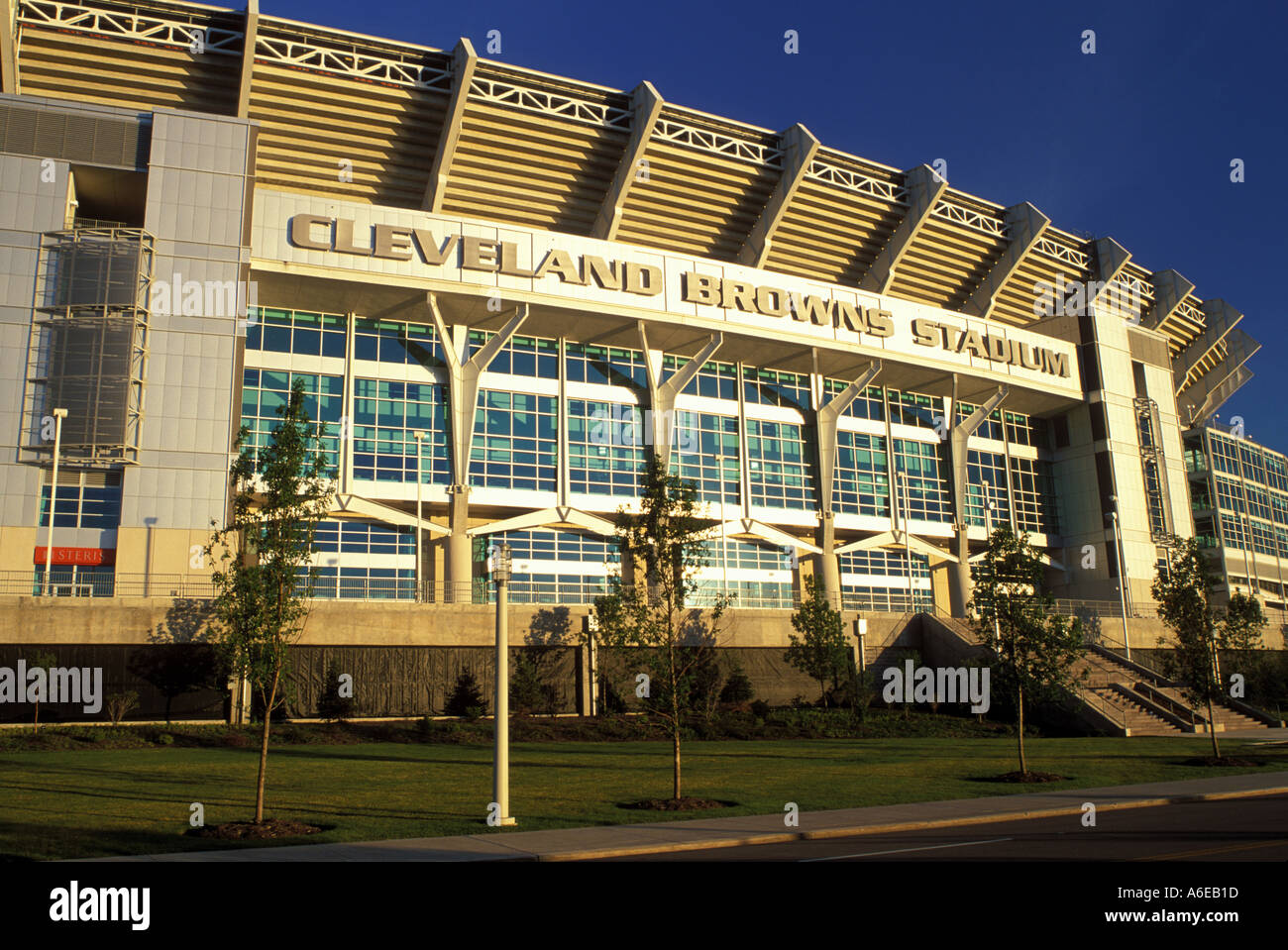Cleveland ohio football stadium hi-res stock photography and images - Alamy