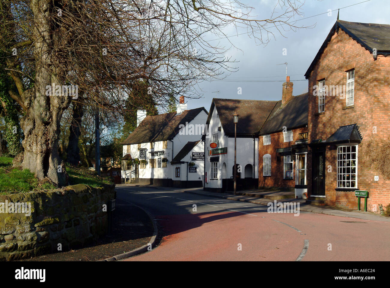 Hampton high street uk hi-res stock photography and images - Alamy