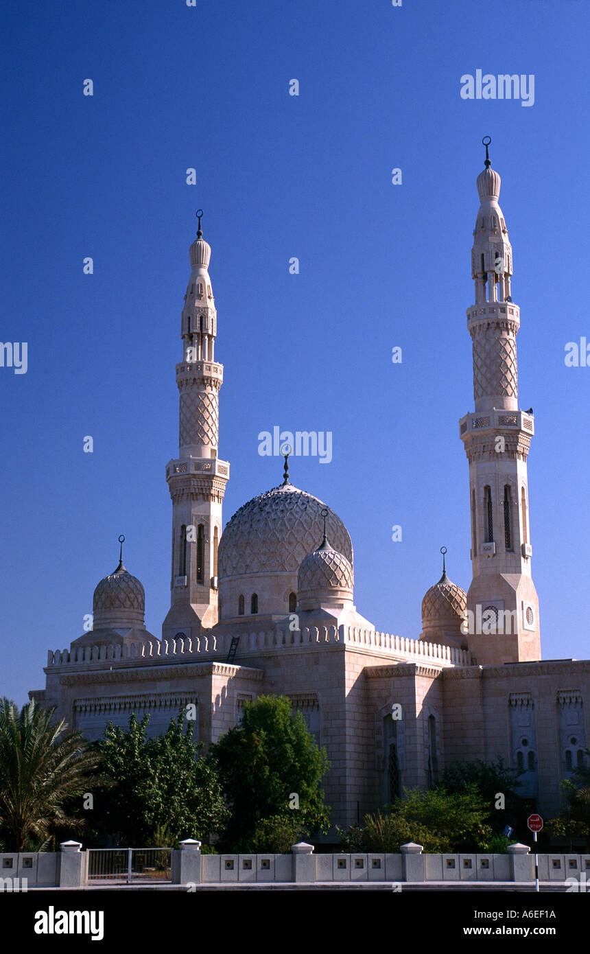 Jumeirah mosque Dubai United Arab Emirates Stock Photo - Alamy