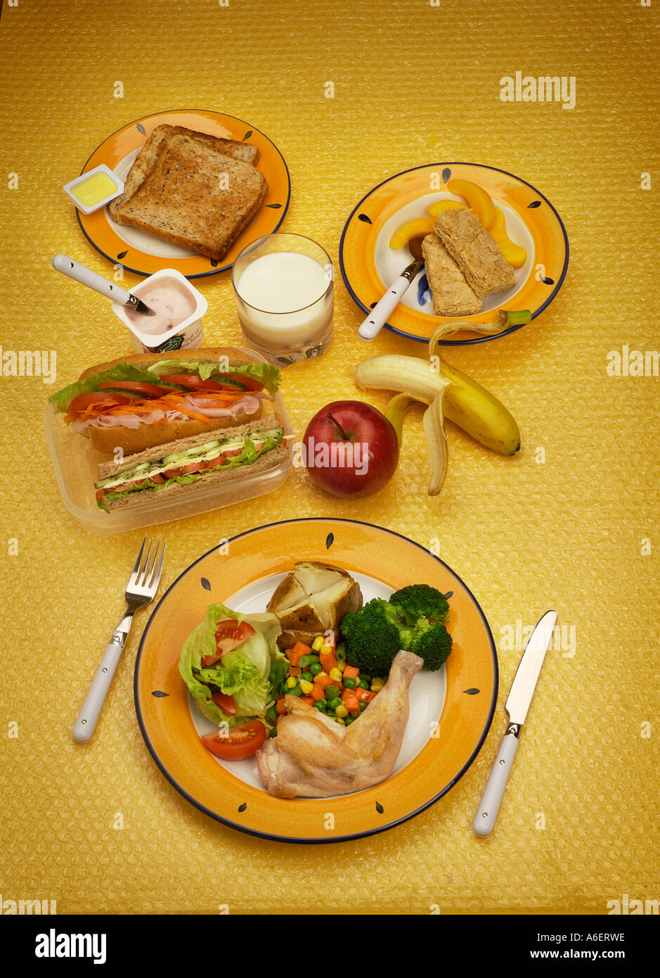 Reccomended daily quantities from the four main food groups for a balanced diet for an average adult Stock Photo Alamy