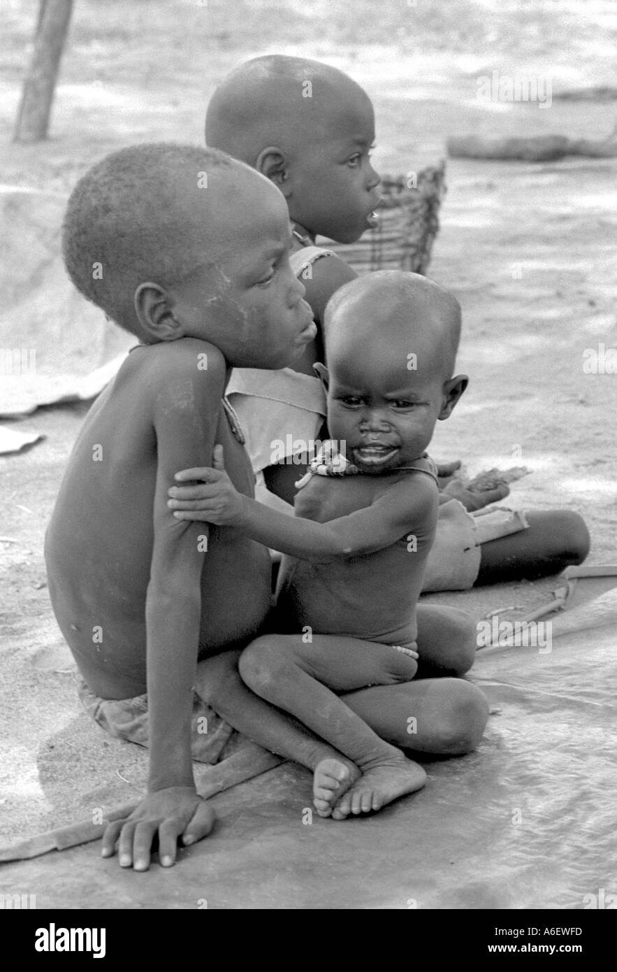 B/W of hungry children during the civil war. South Sudan Stock Photo