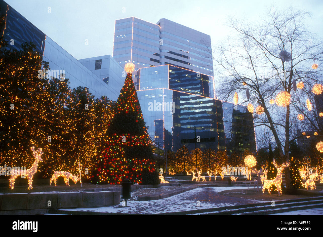 Downtown richmond virginia in christmas hires stock photography and