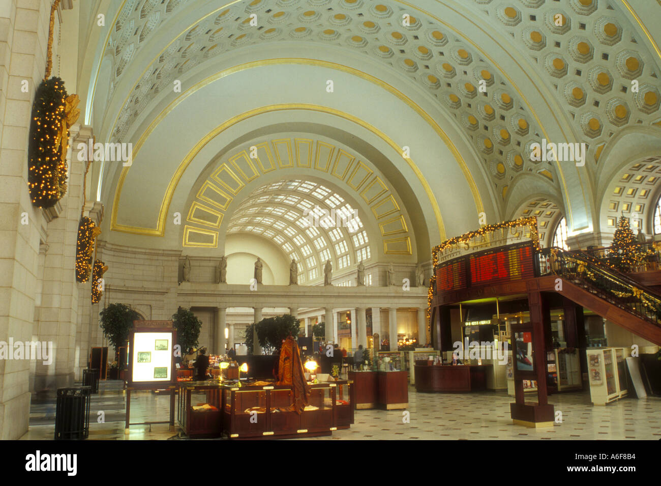 Train building washington dc depot hi-res stock photography and images ...