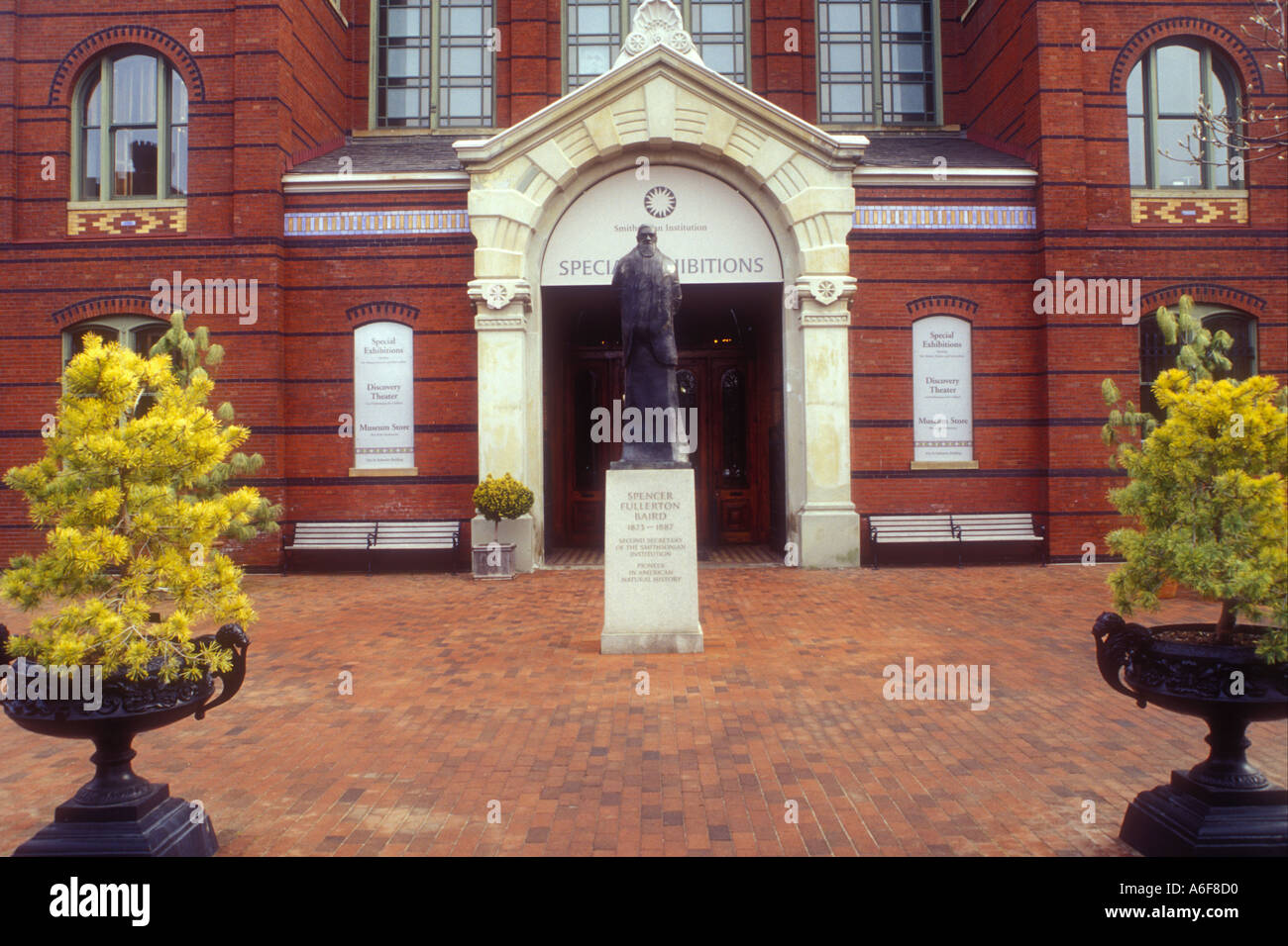 Columbia pictures building hi-res stock photography and images - Alamy
