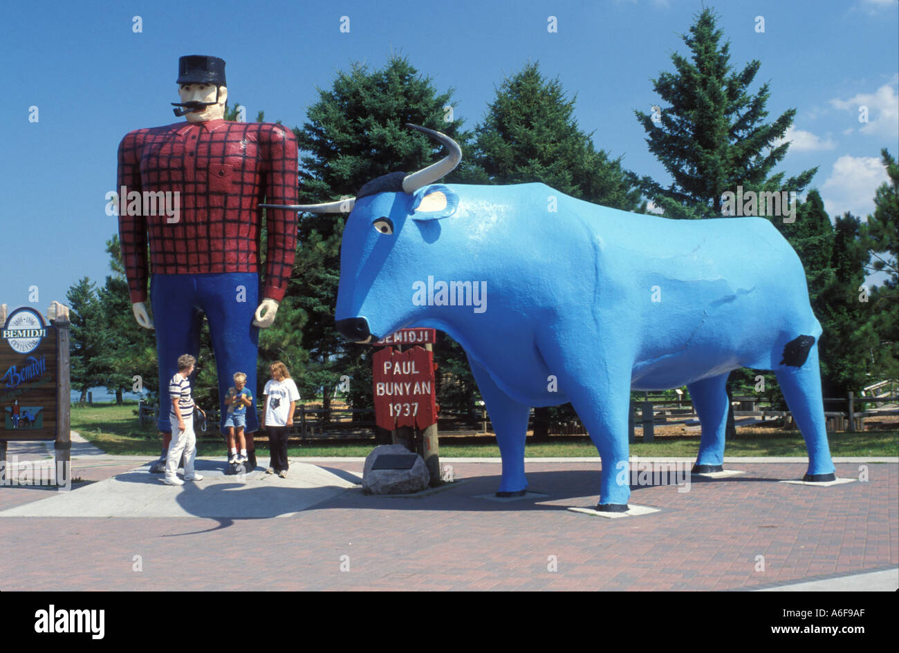 Statue paul bunyan giant lumberjack hires stock photography and images