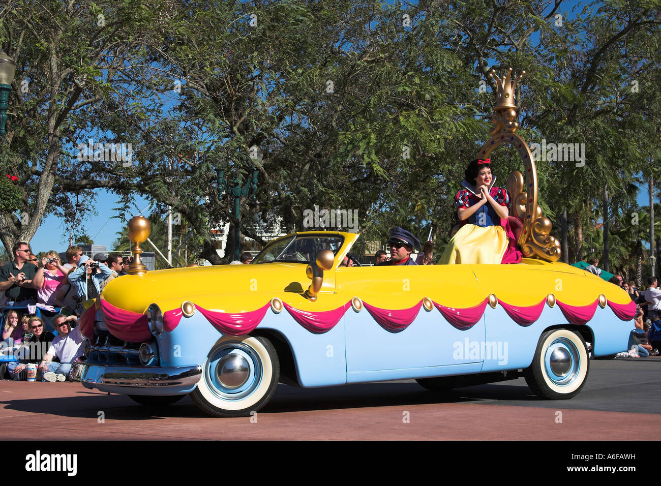 Snow White, Disney Stars and Motor Cars Parade, Disney MGM Studios
