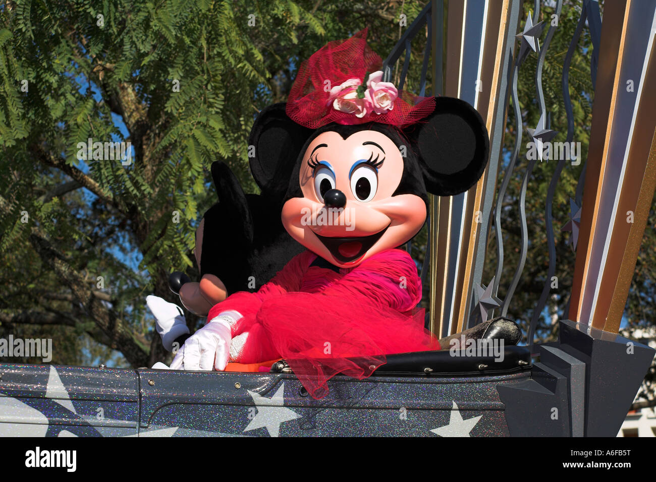 Walt disney and minnie mouse hi-res stock photography and images