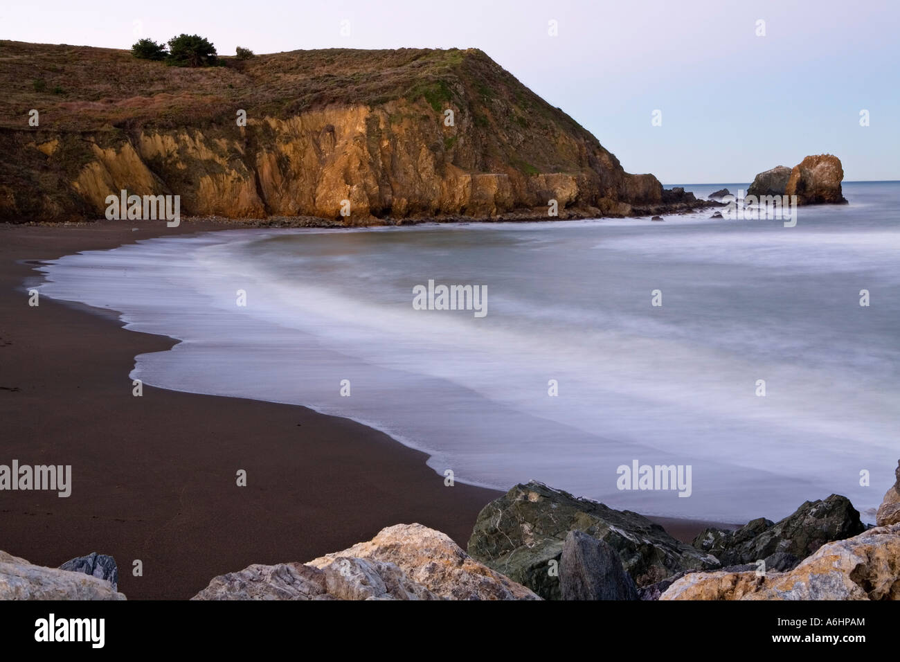 Pacifica cliff erosion hi-res stock photography and images - Alamy