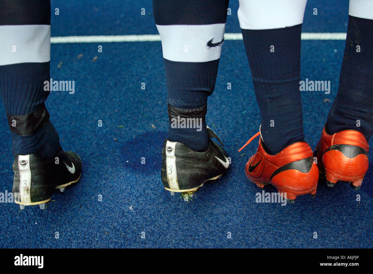 Footballers legs hires stock photography and images Alamy