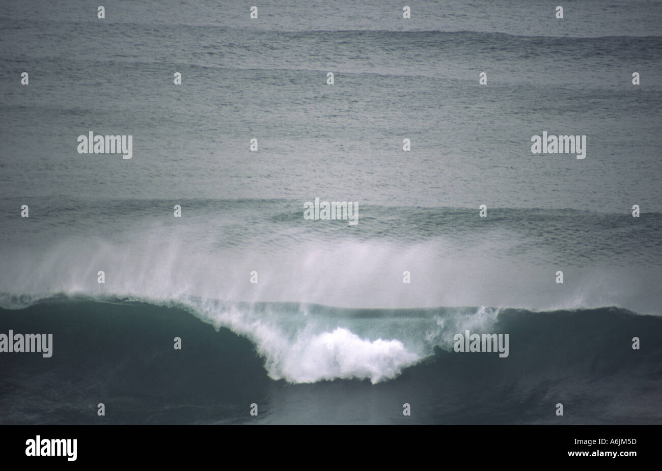Harmonious waves hi-res stock photography and images - Alamy
