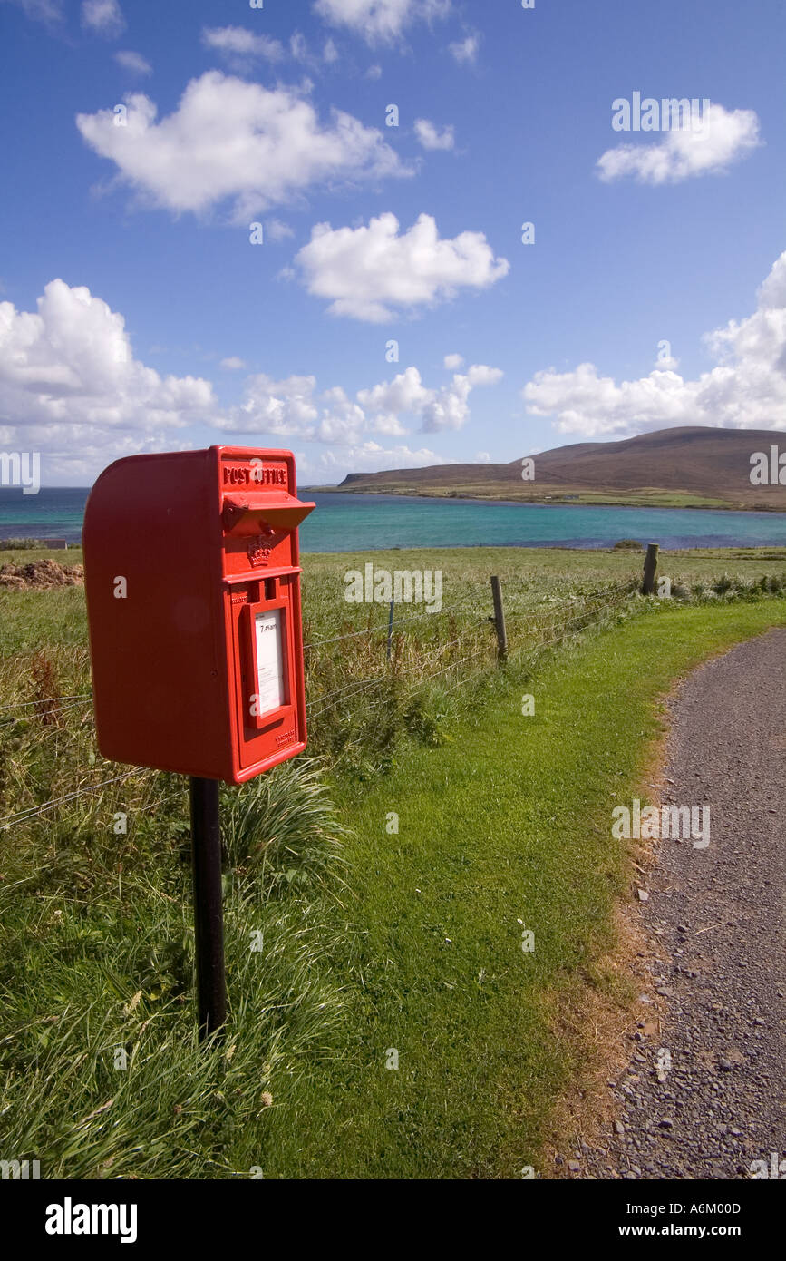 dh Bay of Quoys HOY ORKNEY Rural post office red letter royal mail box road mailboxes letterbox uk postbox scotland mailbox po country Stock Photo