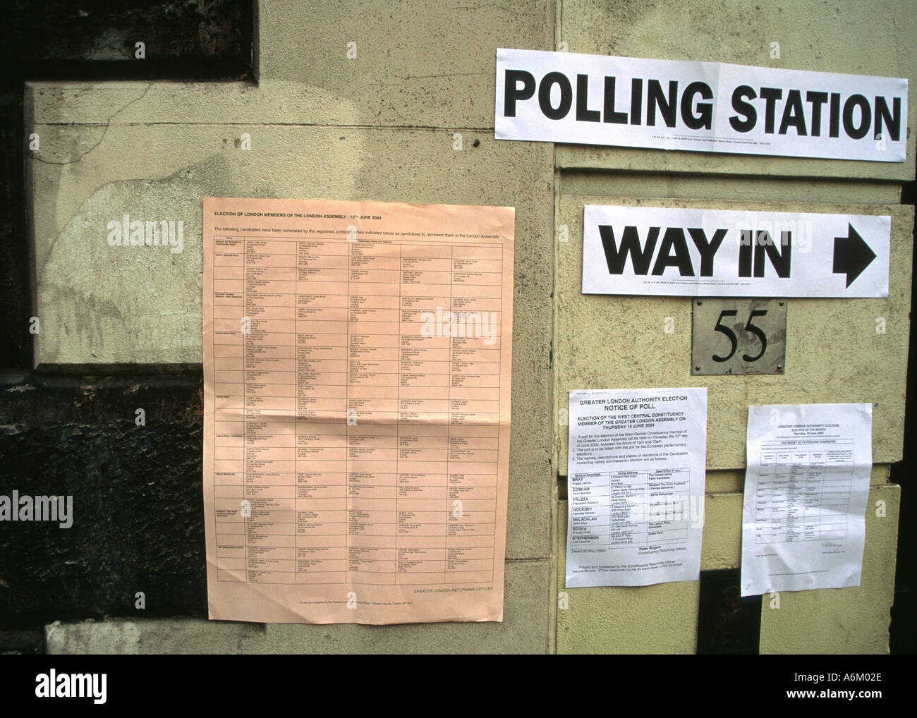 Polling station central London mayoral election 2004 Stock Photo