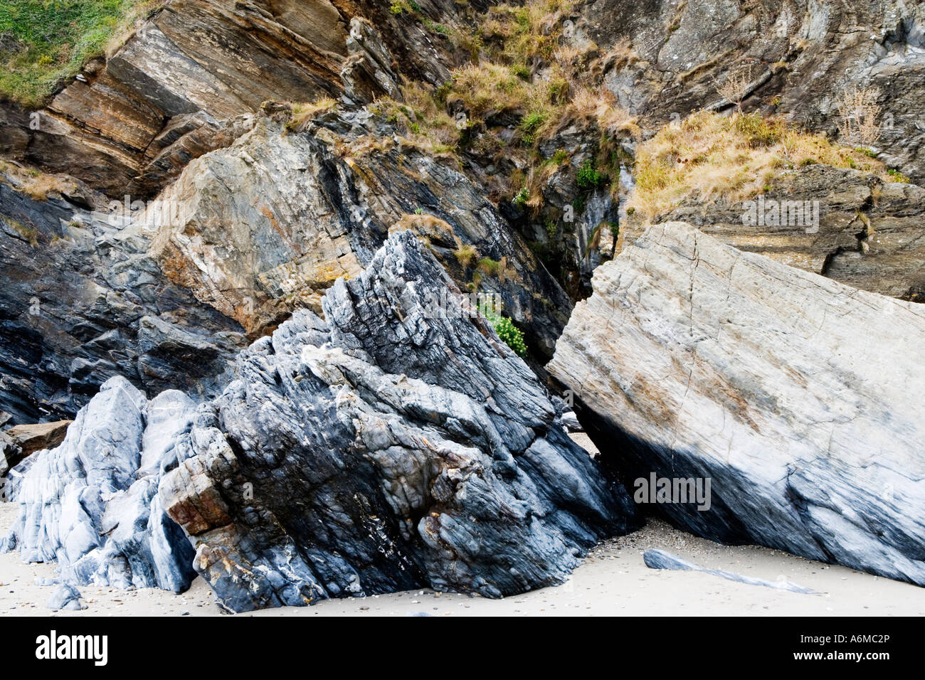 Rocks and boulders hi-res stock photography and images - Alamy