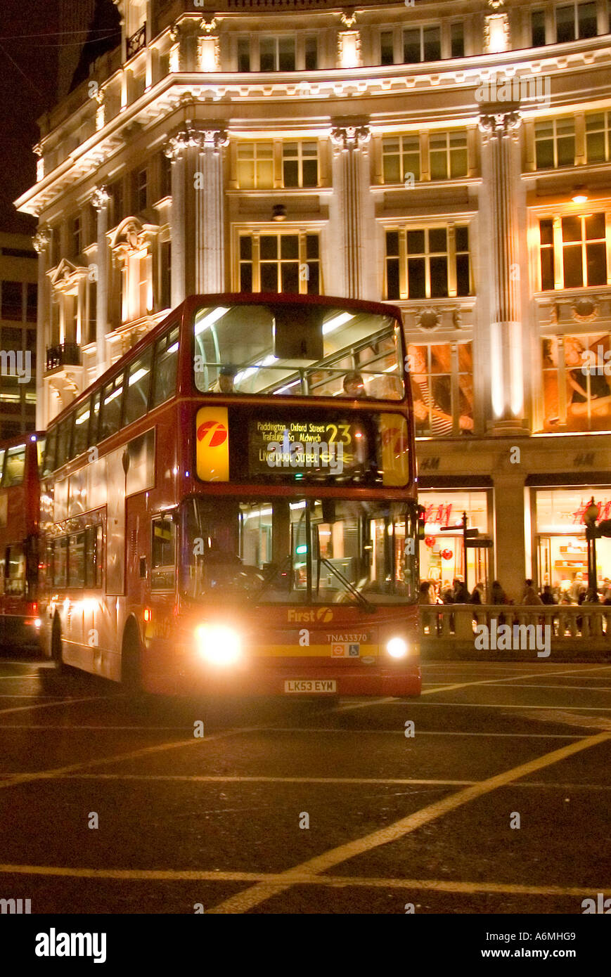 Bus at night london hi-res stock photography and images - Alamy