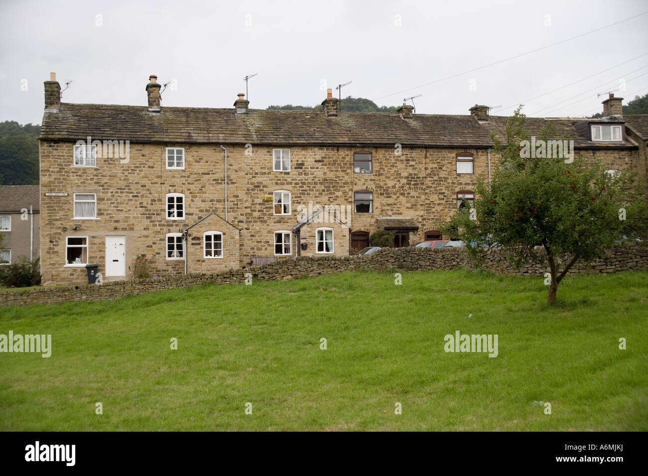 Stone houses in Eyam, Derbyshire, England Stock Photo Alamy