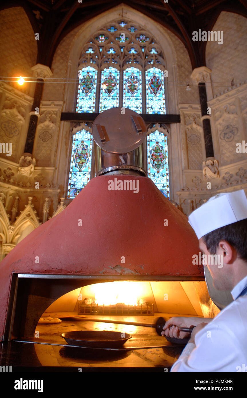 ST JAMES CHURCH IN CHELTENHAM WHICH HAS BEEN CONVERTED INTO A ZIZZI ...
