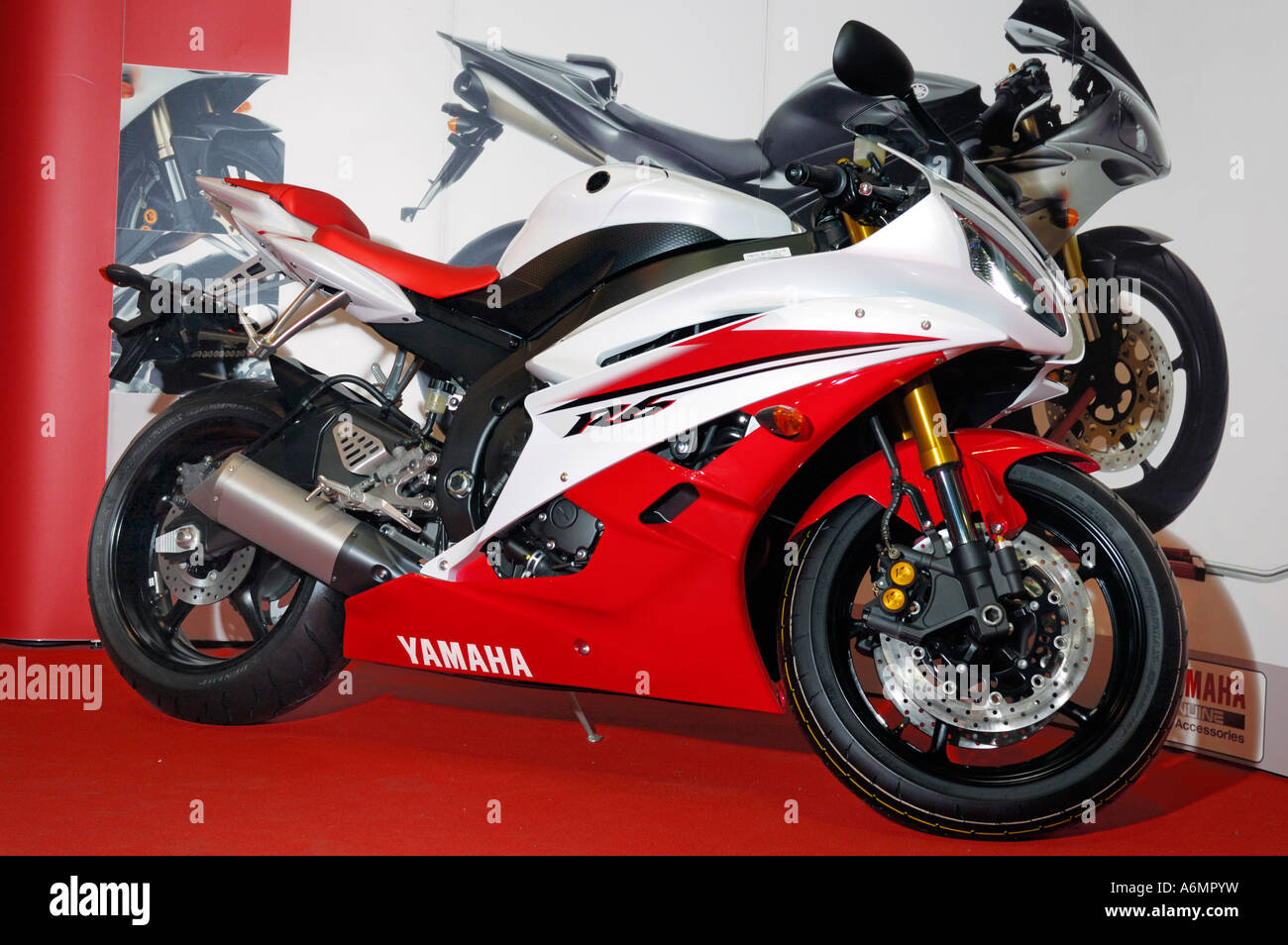 Middleweight supersport bike Yamaha YZF R6 2006 red white racing motorcycle  Stock Photo - Alamy