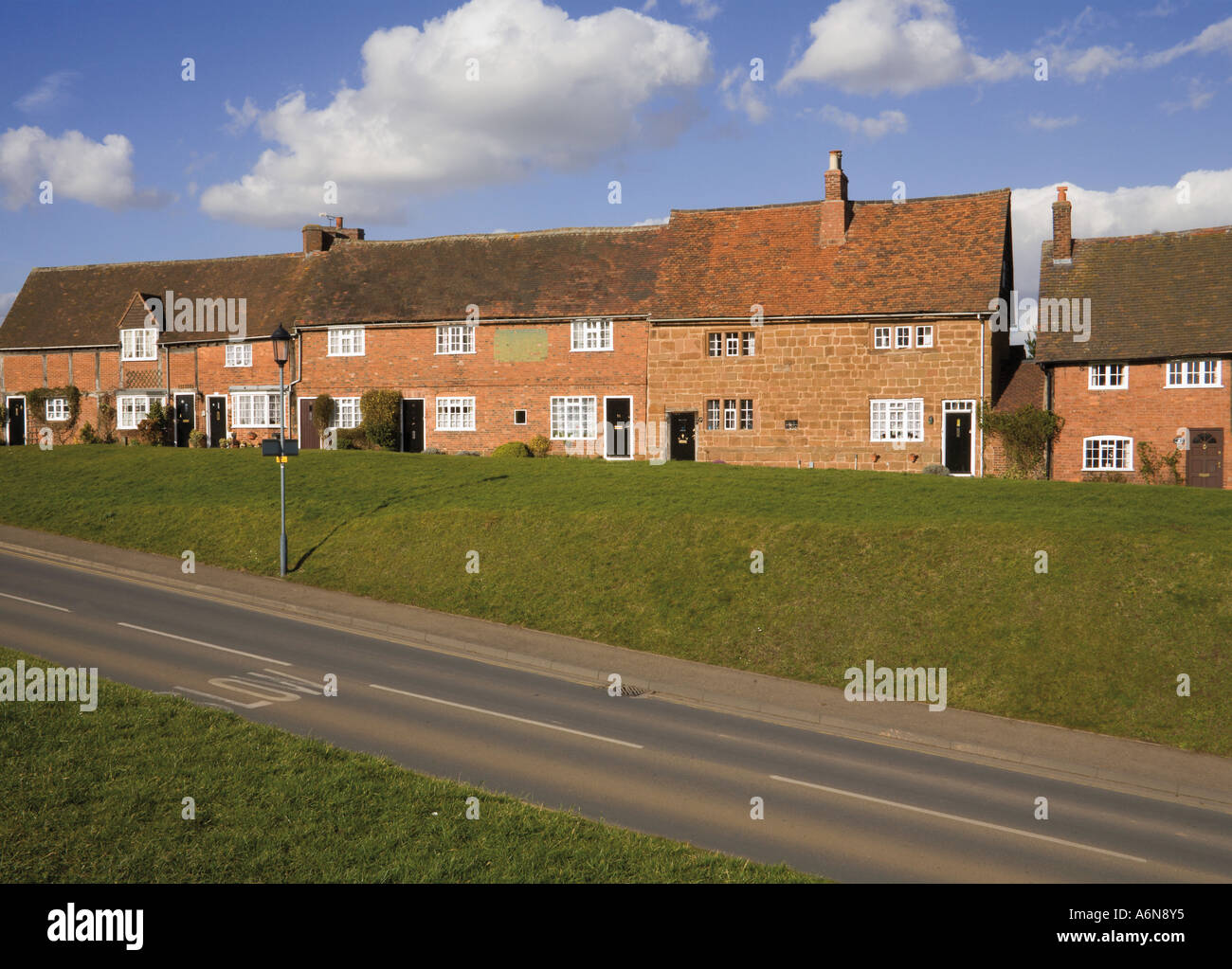 Cottages Castle Green Kenilworth Warwickshire The Midlands England Stock Photo Alamy