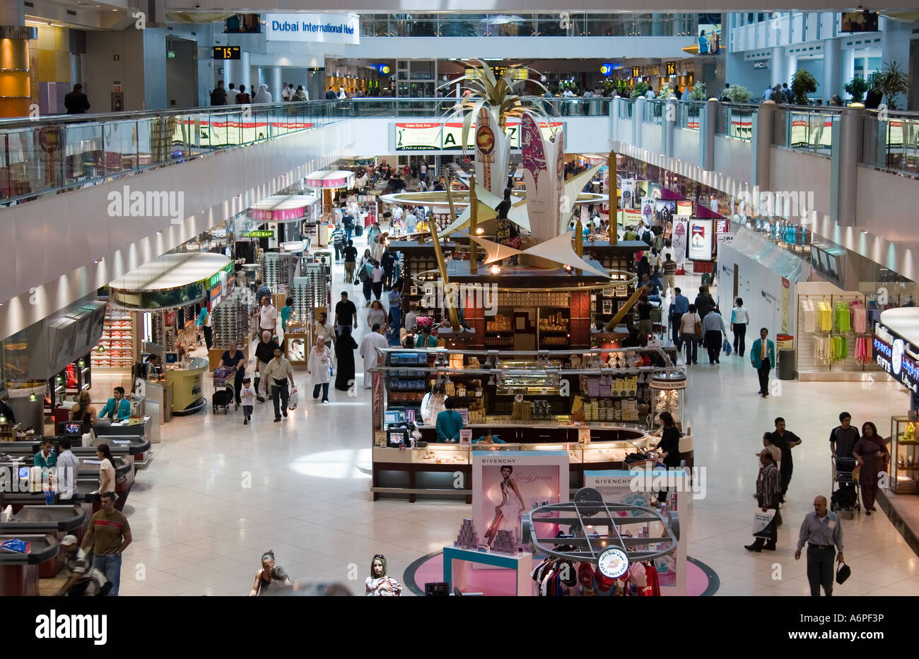 Retail outlets Dubai International Airport Stock Photo Alamy