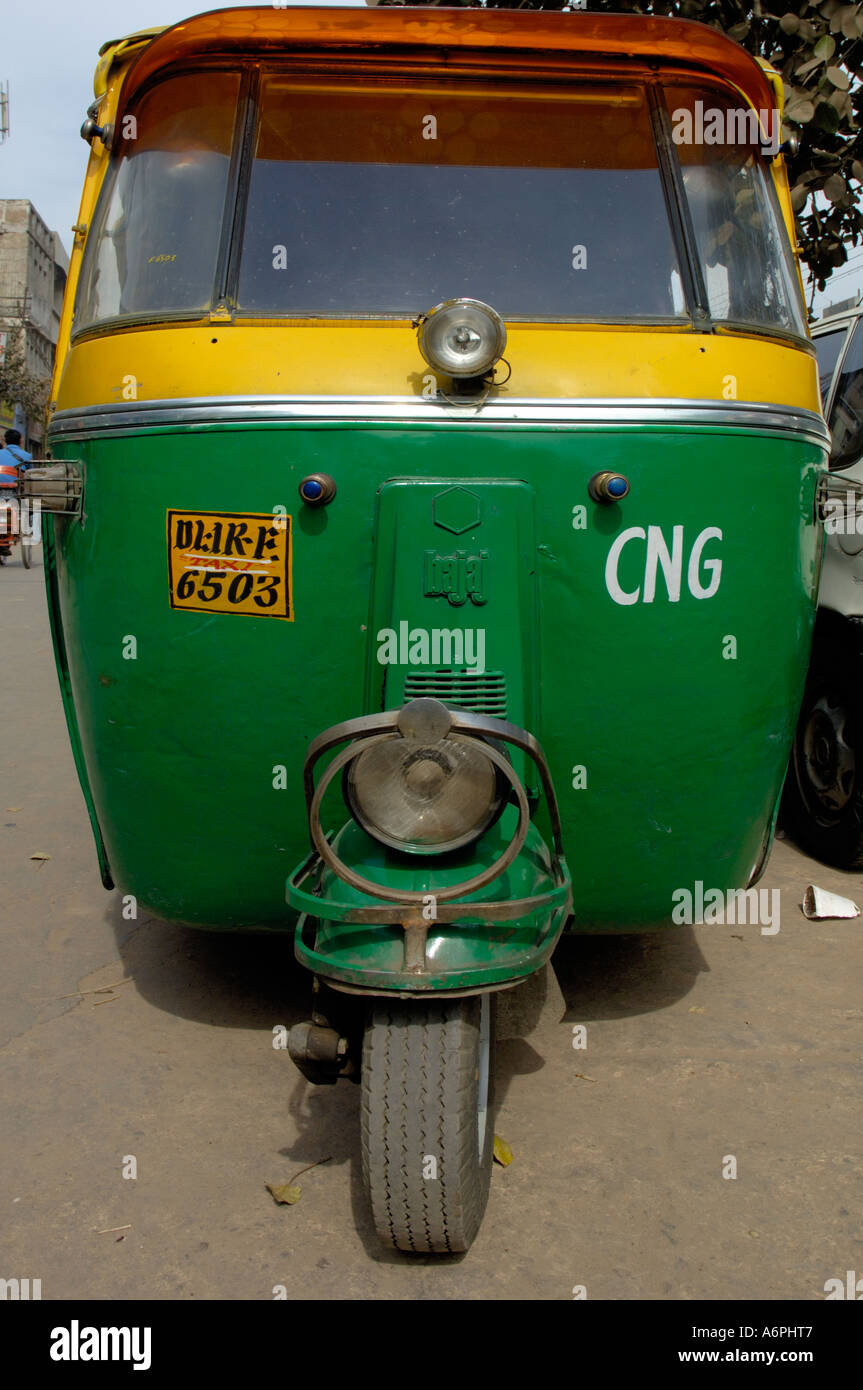 rickshaw-running-on-cng-or-compressed-natural-gas-new-delhi-india-stock