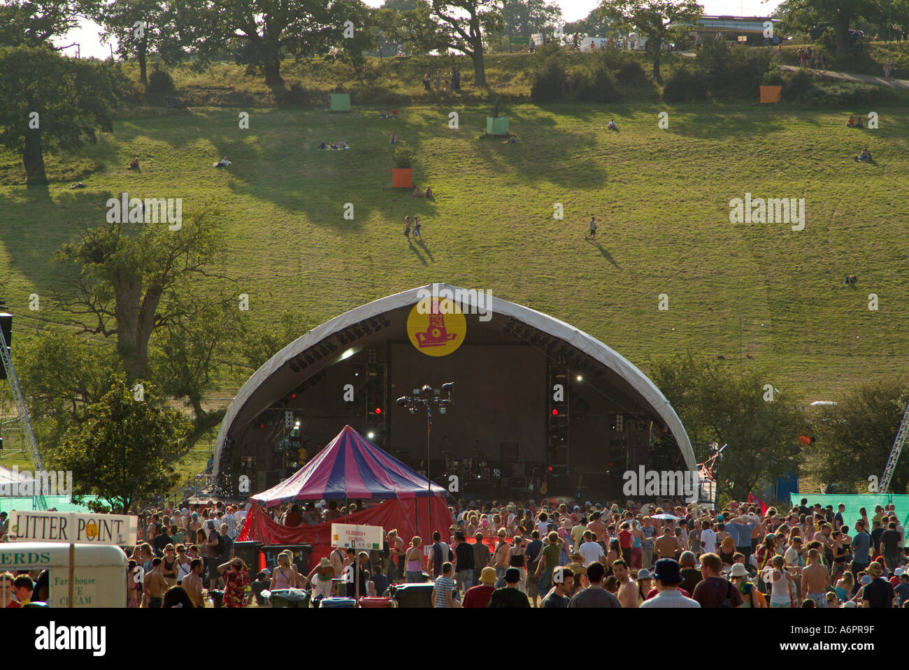 Crowds in front of the main stage at the Big Chill music and dance festival, Eastnor Castle, Ledbury, Herefordshire, England Stock Photo