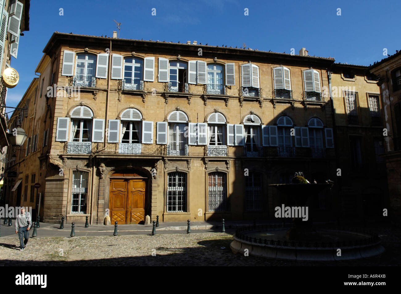 Old town aix en provence hi-res stock photography and images - Alamy