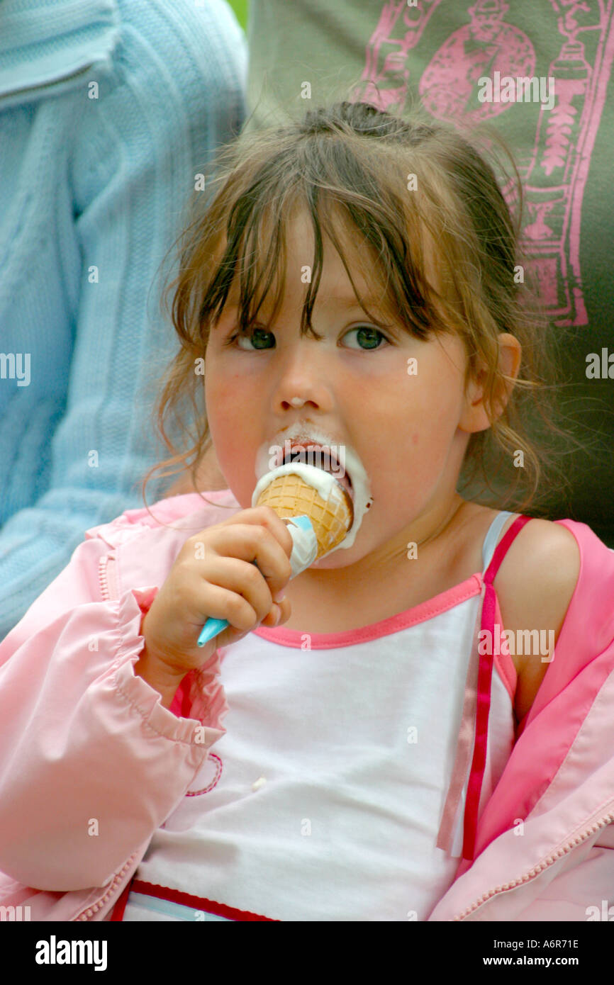 Toddler ice cream cone mess hires stock photography and images Alamy