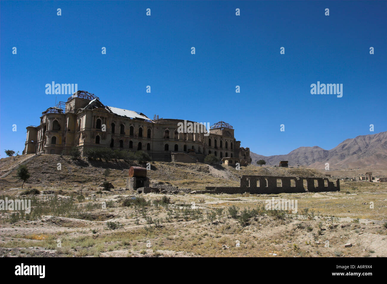 afghanistan-kabul-darulaman-palace-this-old-royal-palace-was-built-by