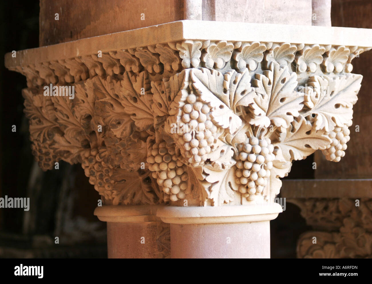 Carved Capital Candlestick From Gujarat - Late 19th Century Carved Capital Candlestick From Gujarat - Late 19th Century