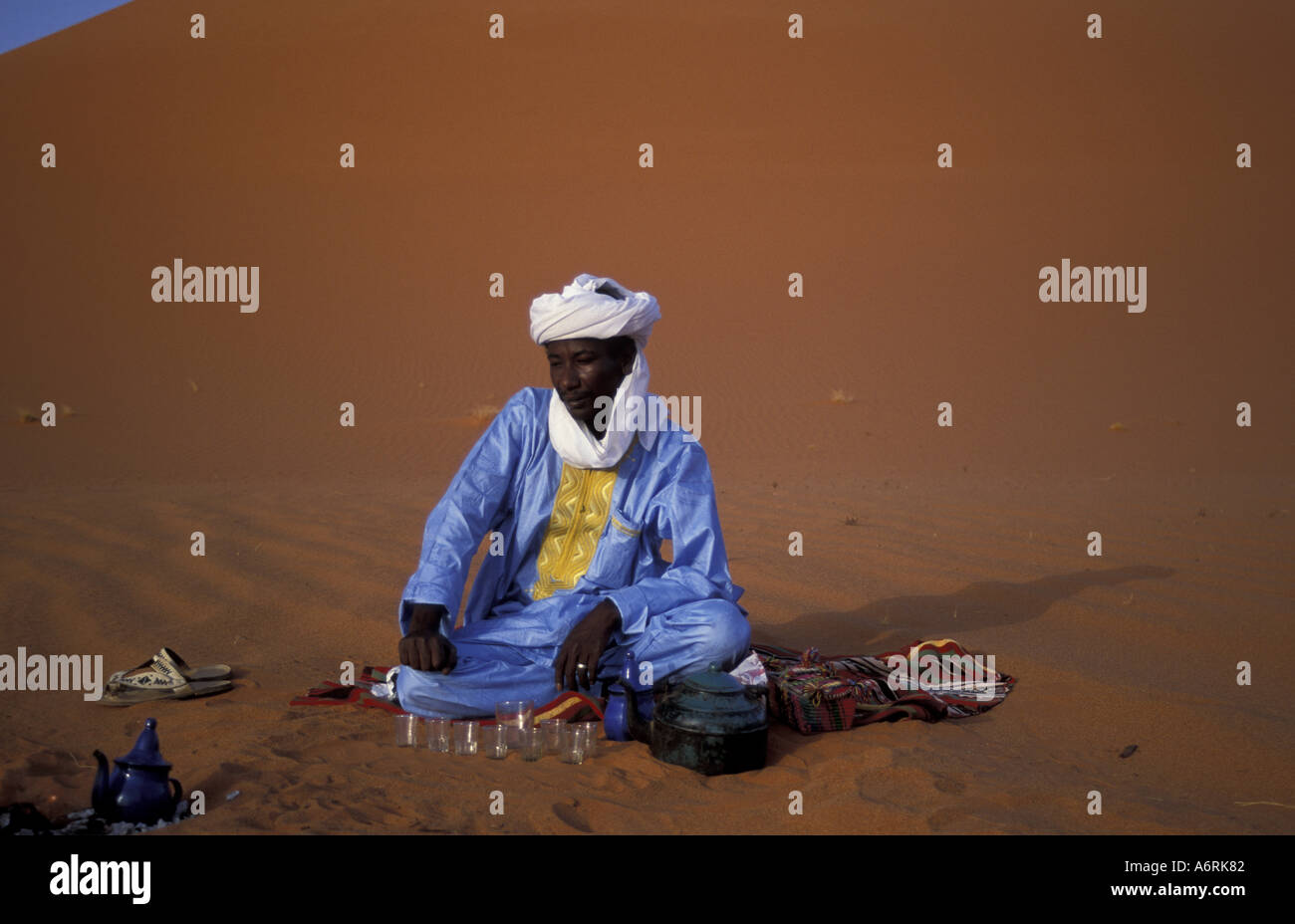 Africa, Algeria, Sahara. Tea ceremony in desert Stock Photo Alamy