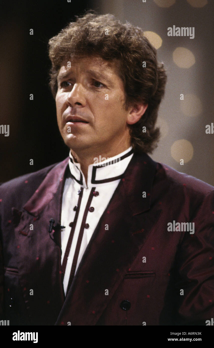 "Michael Schanze, * 15.1.1947, German moderator and singer, half length, in TV Show "Mehr Zeit für Kinder", DEU, circa 1990, t Stock Photo