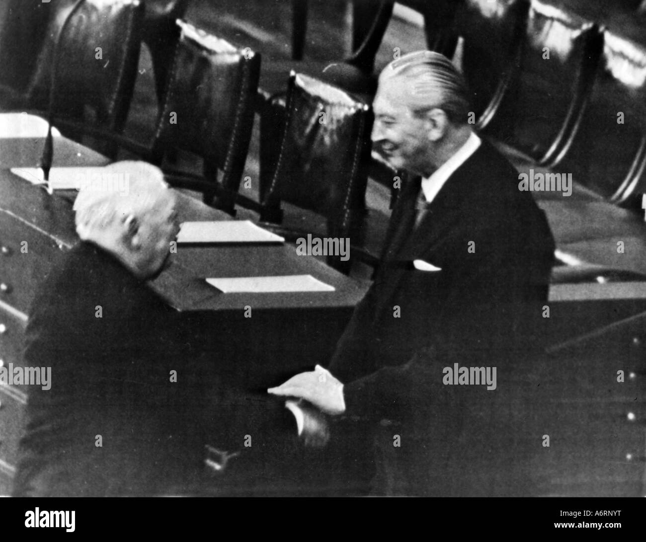 Kiesinger, Kurt Georg, 6.4. 1904 - 9.3.1988, German politician (CDU), Chancellor 1.12.1966 - 21.10.1969, inauguration, gratulati Stock Photo