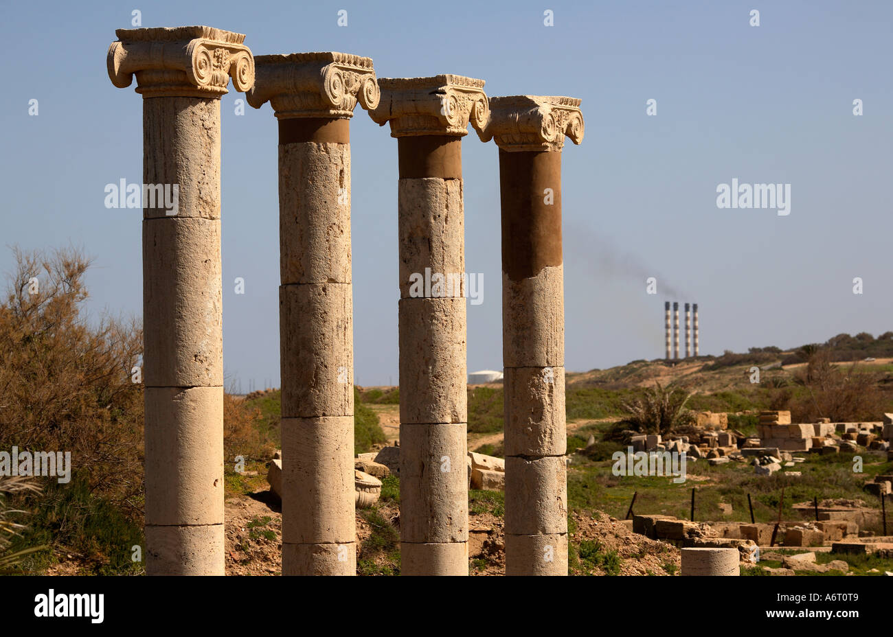 Four roman columns hi-res stock photography and images - Alamy