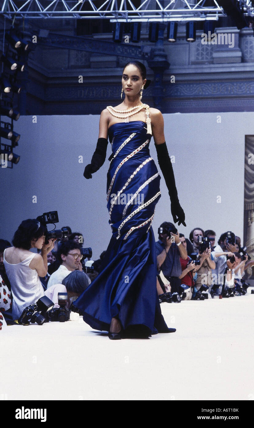 Evening dress full length hi-res stock photography and images - Alamy Evening dress full length hi-res stock photography and images - Alamy