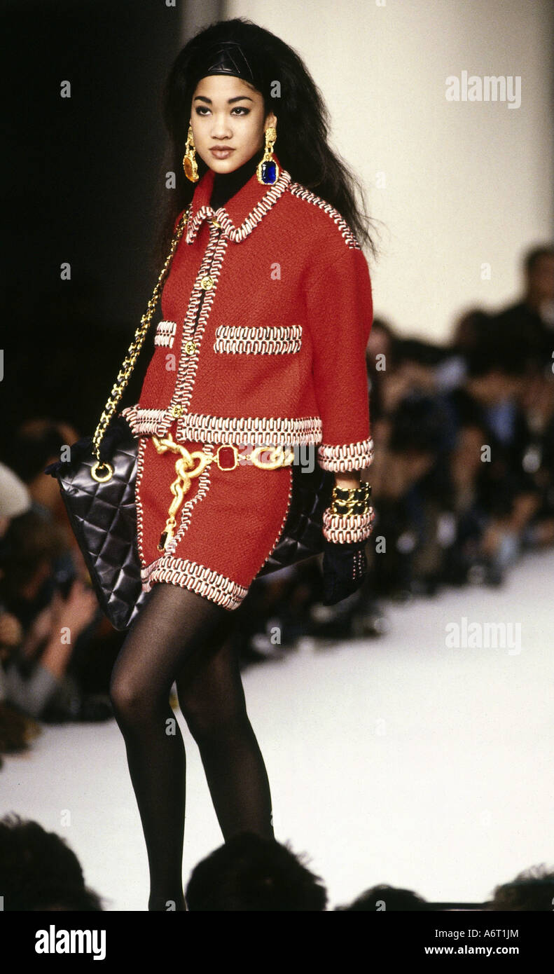 fashion, 1990s, mannequin, half length, wearing red costume, catwalk,  autumn winter, Pret-a-porter, by Chanel, Paris, 1991, 90s Stock Photo -  Alamy