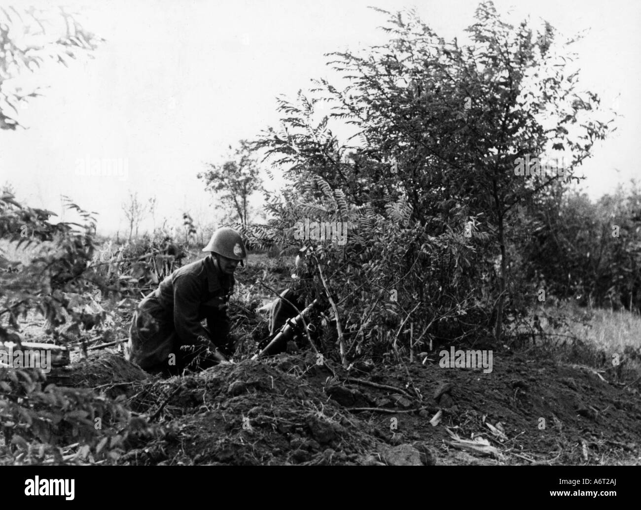 events, Second World War / WWII, Russia 1942 / 1943, Crimea, Ukraine, Romanian position near Novo Alexandrovko, 21.10.1943, mortar, USSR, military, Axis forces, Romania, Rumania, Rumanian, infantry, soldiers, 20th century, historic, historical, Eastern Front, people, 1940s, Stock Photo