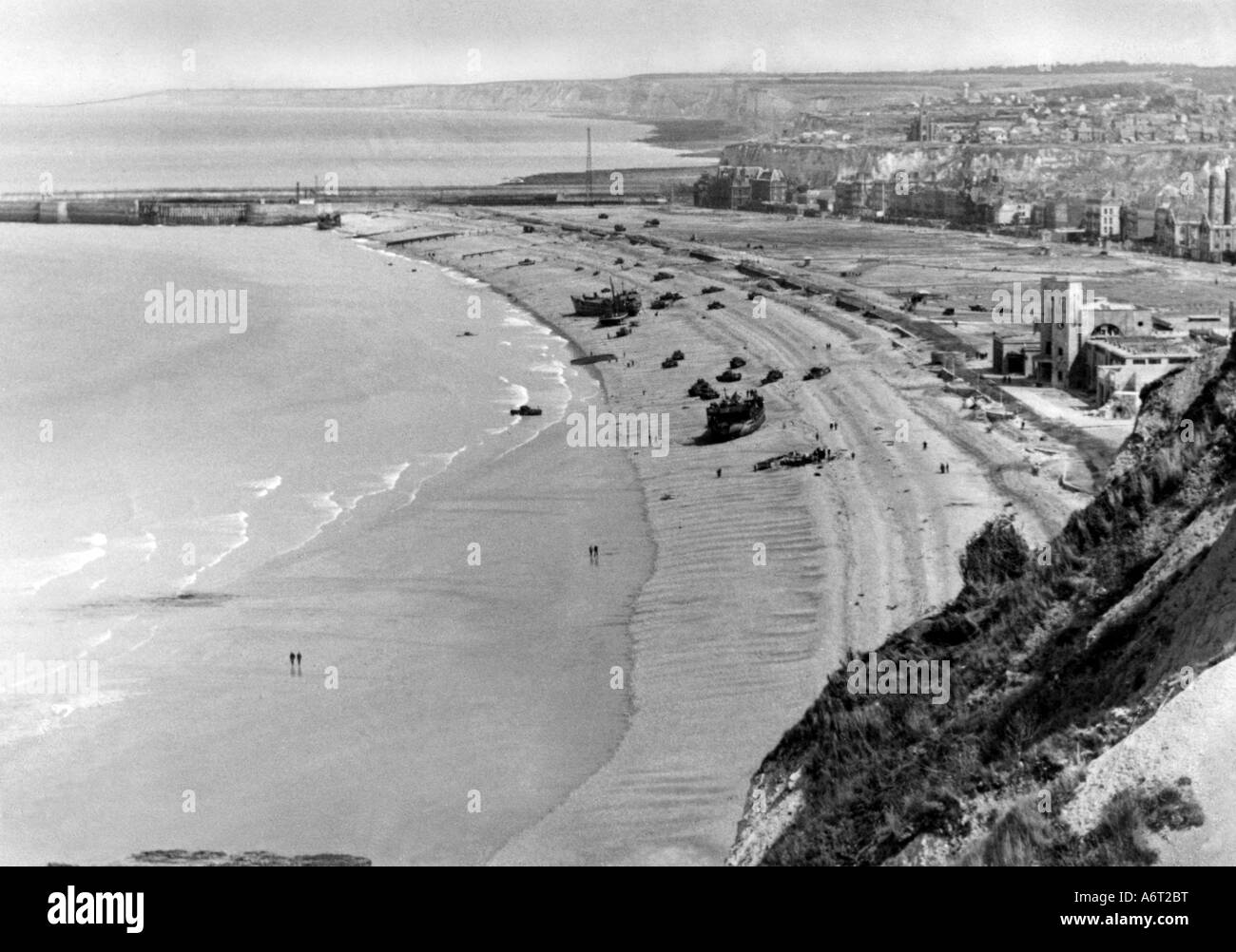 events, Second World War / WWII, France, Dieppe after the Allied raid, 19.8.1942, view of the beach, Stock Photo