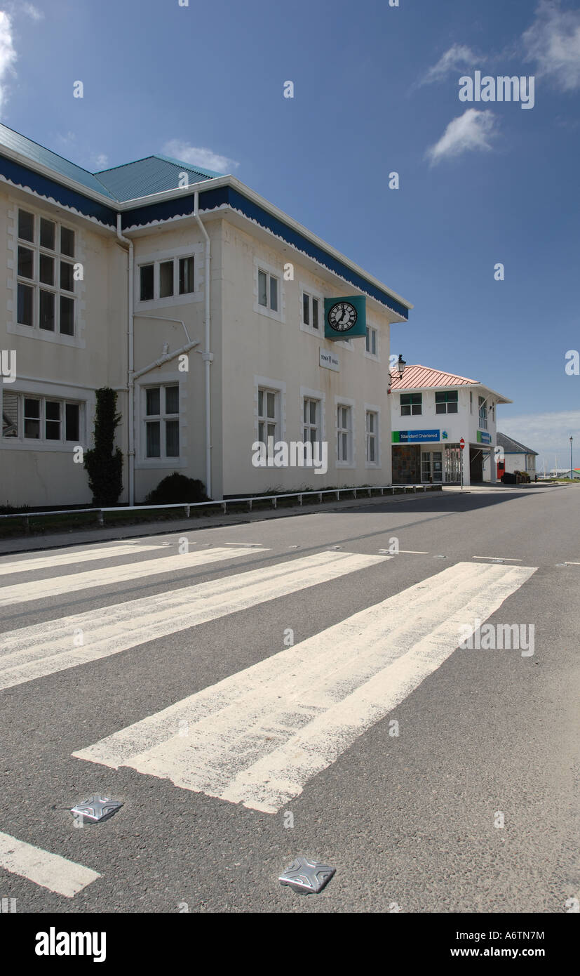 Exterior of the town hall and Standard Chartered Bank on Ross Road