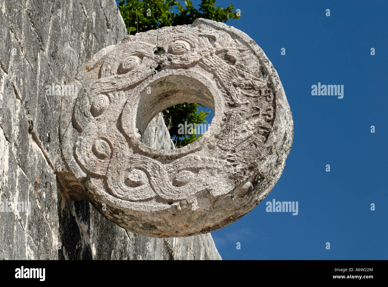 Juego de Pelota, ball court, Maya and Toltek archeological site Chichen  Itza, new worldwonder, Yucatan, Mexico Stock Photo - Alamy