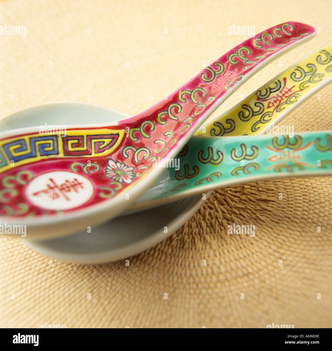 Traditional Chinese soup spoons on a mat Stock Photo Alamy