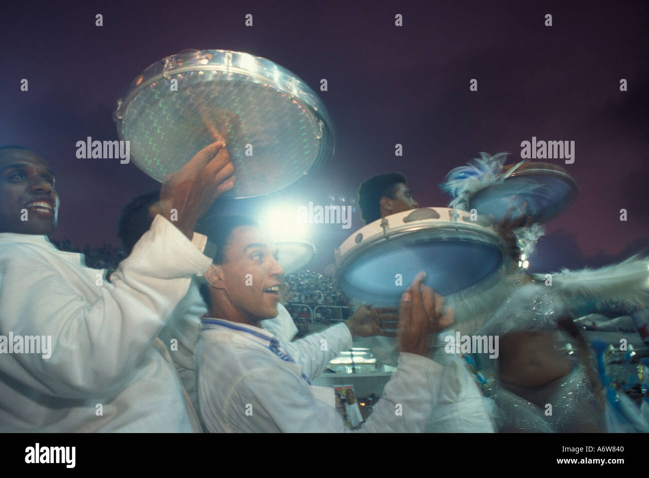 Rio de Janeiro Carnival Samba School Parade Brazil Carnival dancers ...