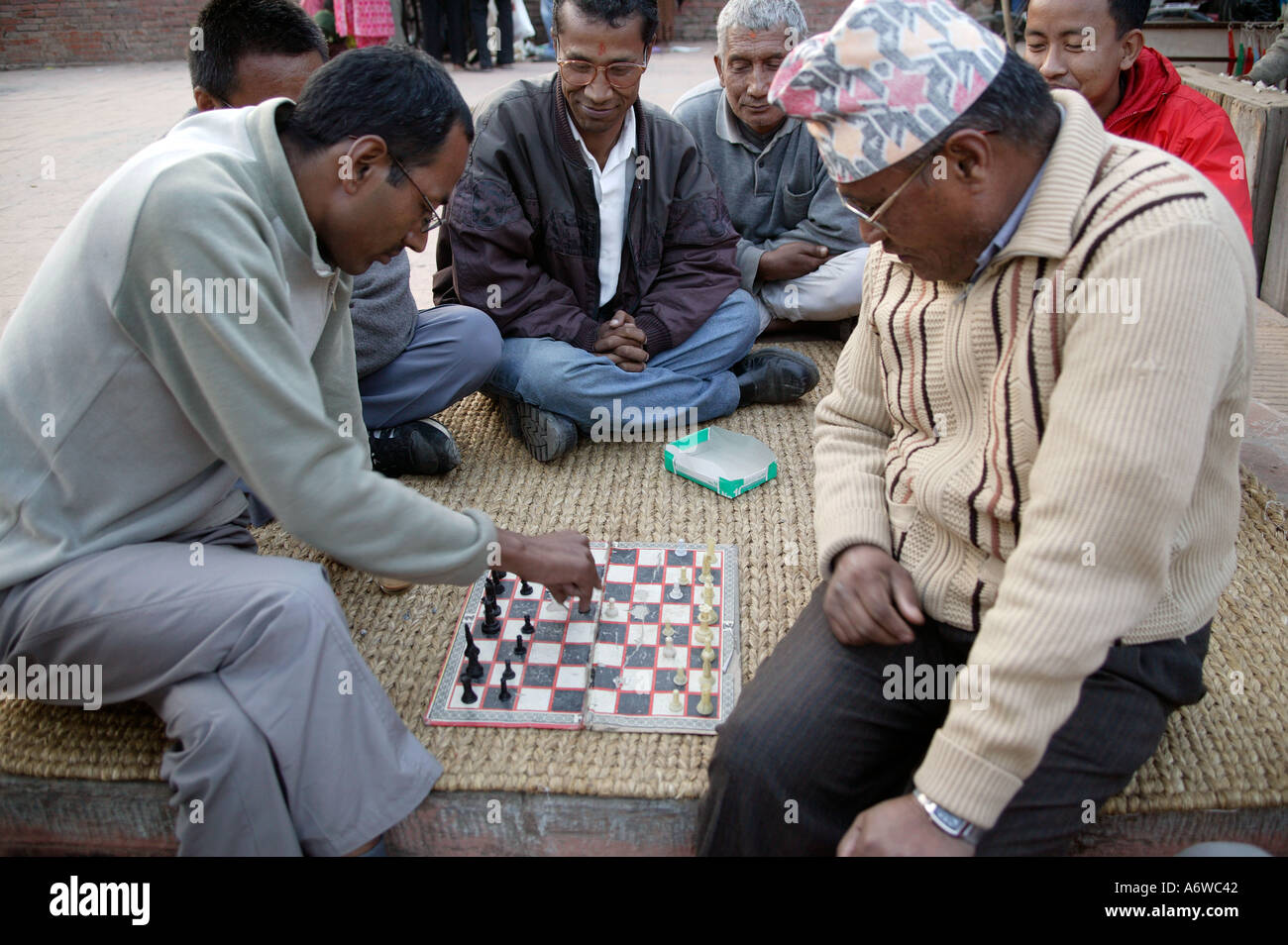 Locals playing chess hi-res stock photography and images - Alamy