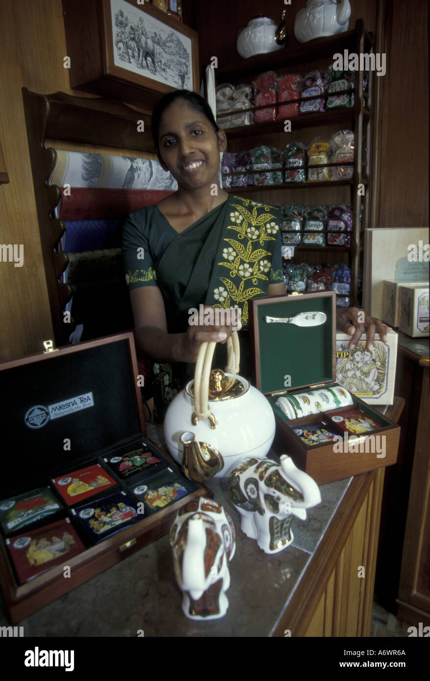 Asia, Sri Lanka, Colombo. teashop girl (MR Stock Photo - Alamy