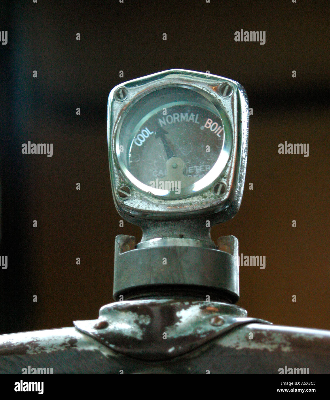Antique car temperature gauge hires stock photography and images Alamy