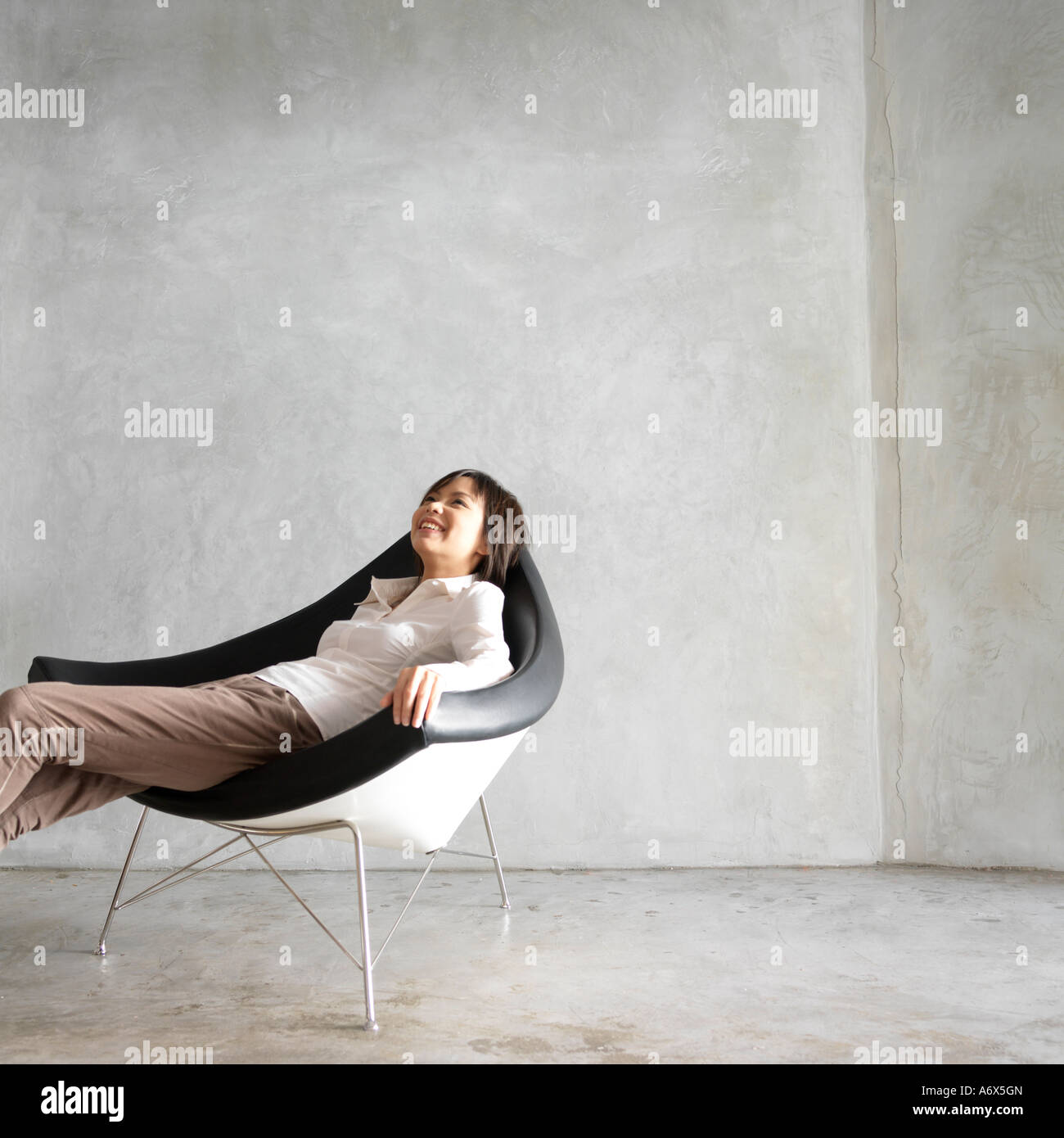 Chinese woman chair sitting hi-res stock photography and images - Alamy
