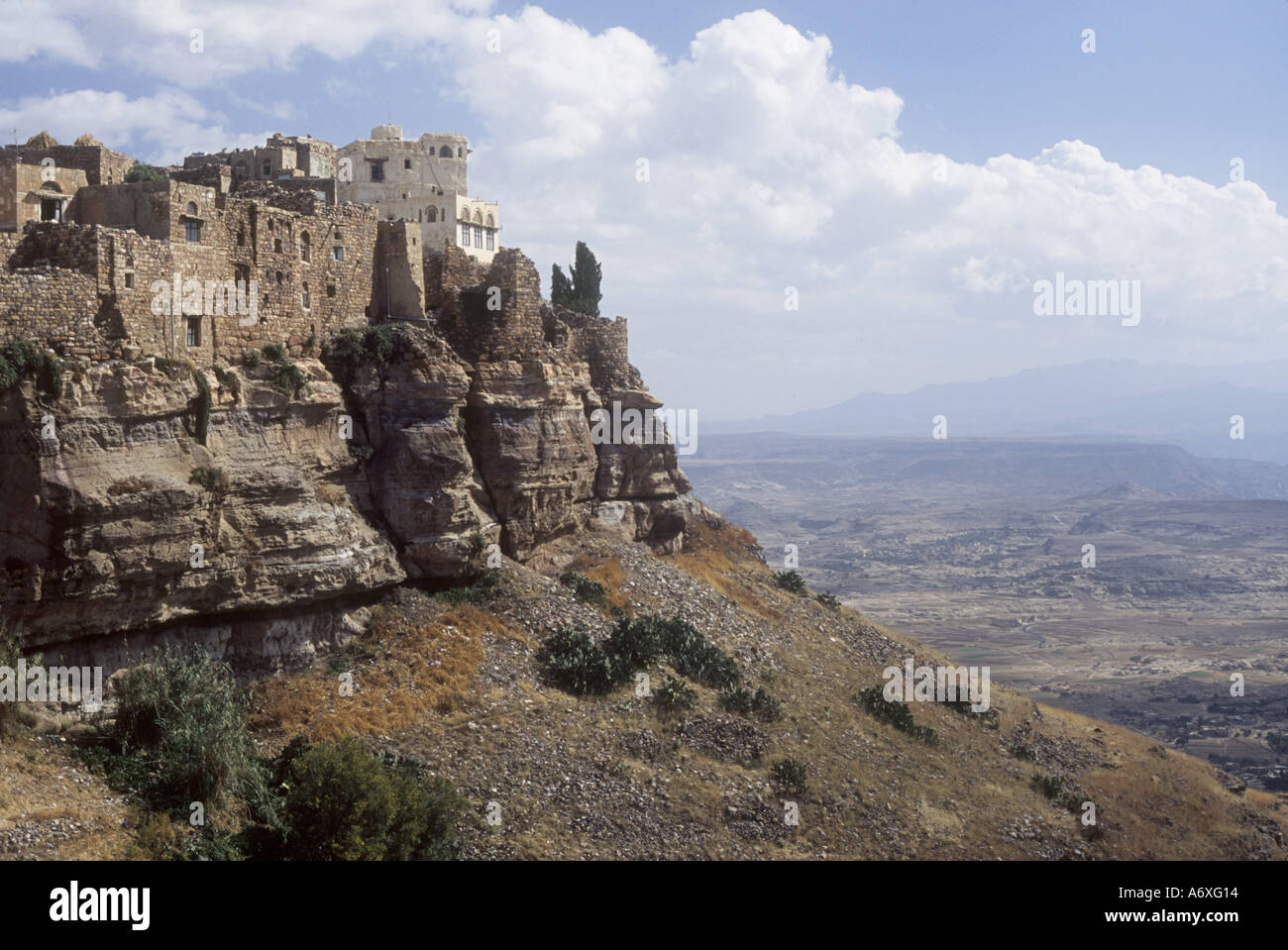 Yemen, Kawkaban, Perched town of Kawkaban overlooking the valley and