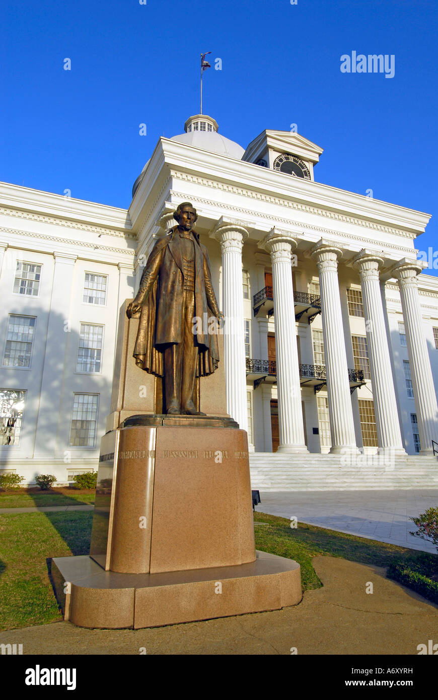 Statue monument of Jefferson Davis the President of the Confederate