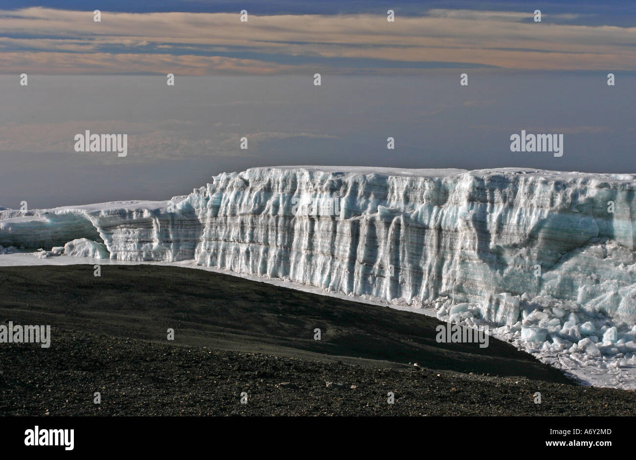 Mount kilimanjaro tanzania glaciers hi-res stock photography and images ...