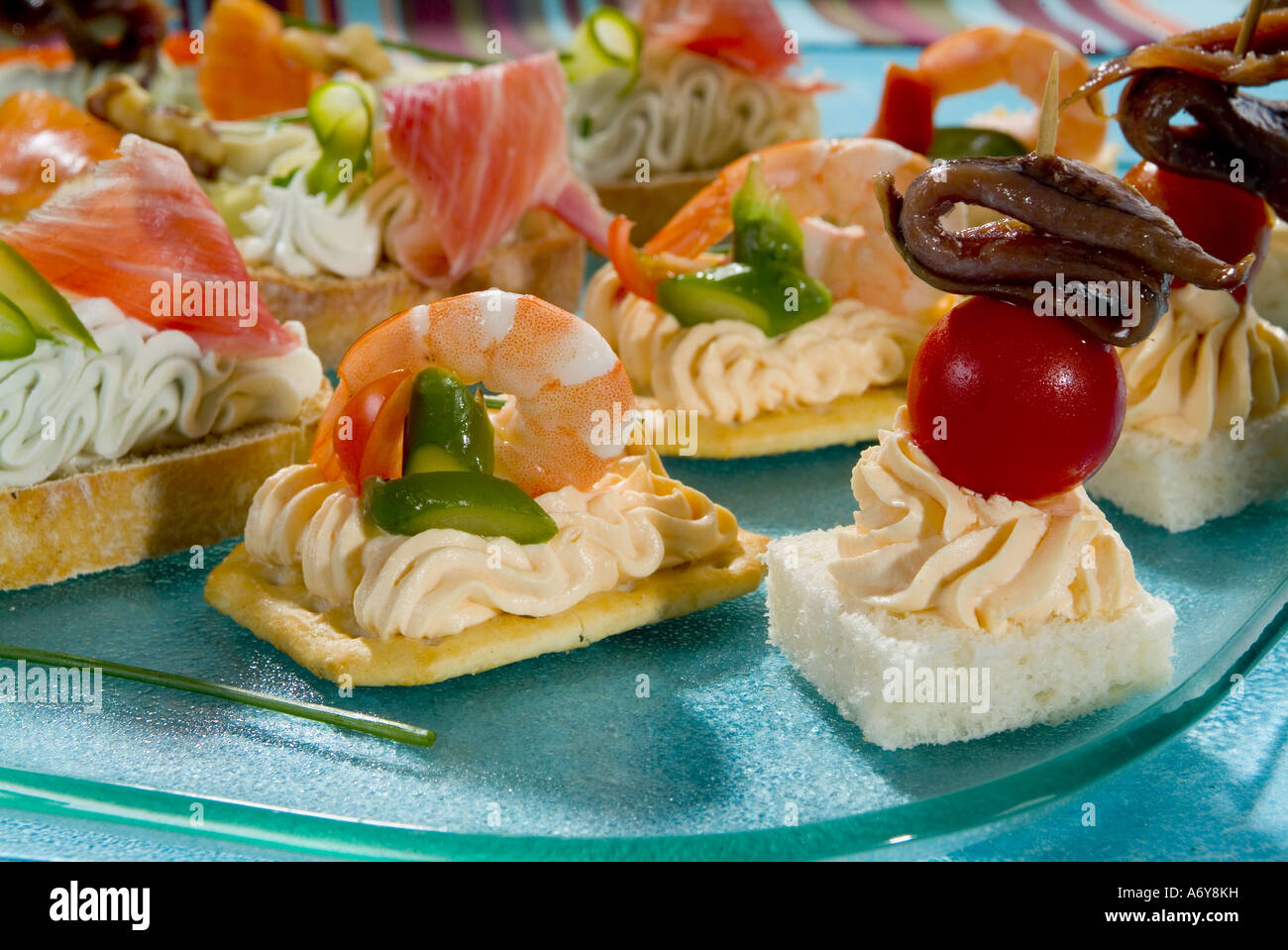 Tray philadelphia cheese canapés hi-res stock photography and images - Alamy